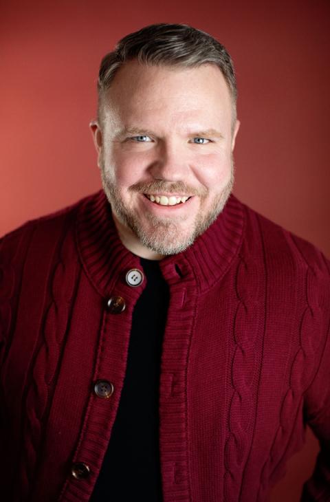 Jon Landvick (Pig 1/Papa Shrek/Duloc Guard)